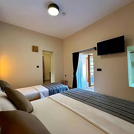 Konagi Hotell *